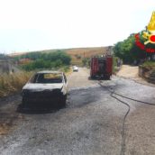 Auto in fiamme a Montecalvo Irpino e Mercogliano: nessun ferito.
