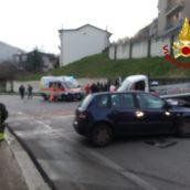 Monteforte Irpino, incidente stradale fra auto e furgone