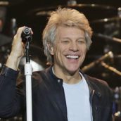 Jon Bon Jovi: insegnante di musica a sorpresa per una classe della scuola materna