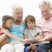 I nonni sono i pilastri delle famiglie italiane, lo conferma l’Istat