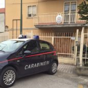 Melito Irpino, aggredisce la moglie e si scaglia contro i Carabinieri: 40enne in arresto