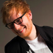 Ed Sheeran torna sul palco per cantare “Visiting Hours”