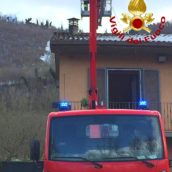 Maltempo in Irpinia, numerosi disagi per la neve caduta: intervengono i caschi rossi