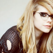 Avril Lavigne è pronta a tornare con un nuovo album entro l’estate