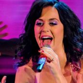 Katy Perry: ecco perché l’occhio si è bloccato durante il concerto