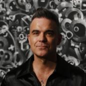 Robbie Williams ha raccontato il lato oscuro della fama per i Take That