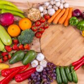 Scuola, più ore di educazione alimentare per consumare più frutta e verdura