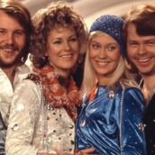 Gli Abba festeggiano i 50 anni della vittoria dell’Eurovision con uno speciale cofanetto