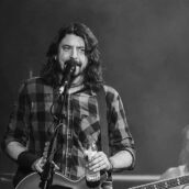 Dave Grohl è diventato di nuovo papà ma, la mamma della bimba non è sua moglie