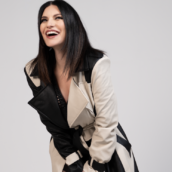 Laura Pausini, per “Almas paralelas” nomination ai Latin Grammy Awards