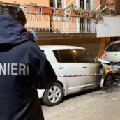 Solofra, due auto in fiamme nella notte: indagano i Carabinieri