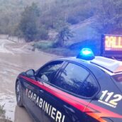 Greci, frana invade la carreggiata: Carabinieri e ANAS in azione