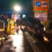 Incidente sul raccordo Avellino-Salerno: fuoristrada nella cunetta, coinvolti nonno, figlio e nipote