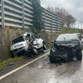 Chiusano San Domenico, scontro tra due auto: 26enne rimane incastrata nell’abitacolo